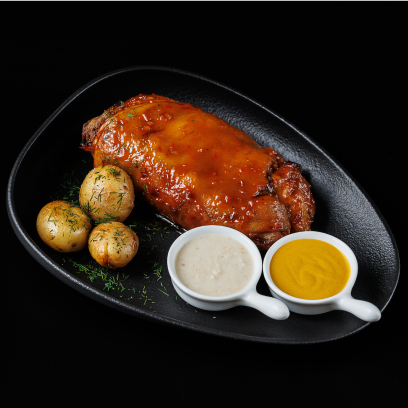 Рулька свиная с тушеной капустой